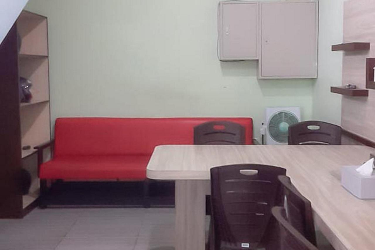 Guest House Anak Raja Pangkalan Bun Syariah Mitra Reddoorz Exteriör bild